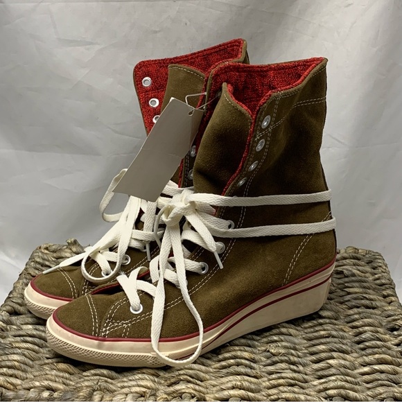Converse height top sneakers size 6 - Picture 2 of 8